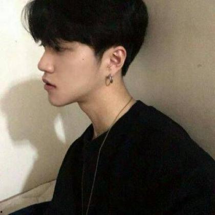 男生帅气图片,捕捉青春帅气的瞬间