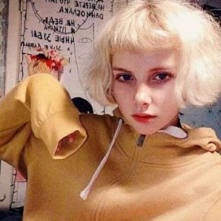 女孩沉默的图片大全