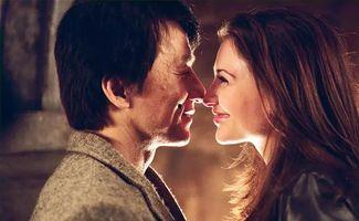 成龙吻床戏,激情演绎背后的争议与反思