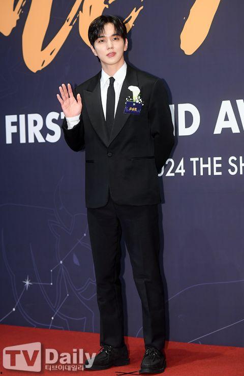 俞承豪韩国人气,韩国人气小生的魅力之旅