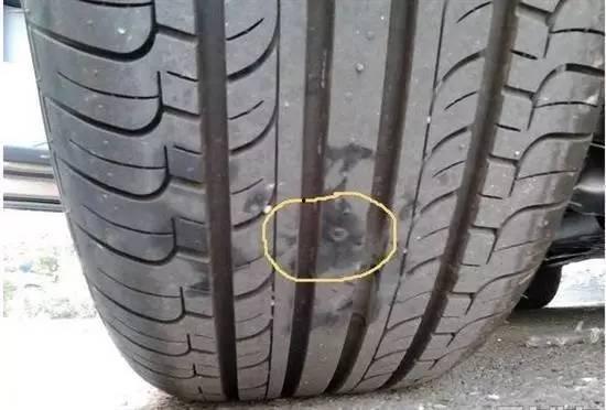 轮胎扎钉子图片,惊险瞬间与应急处理指南