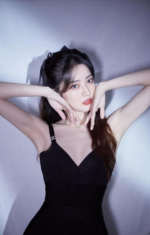 徐璐的胸的图片大全,美胸诱惑尽收眼底