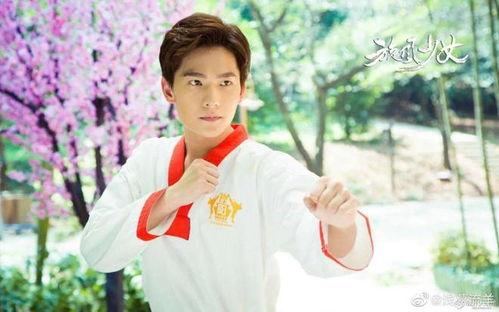 旋风少女图片大全,青春飞扬，剑舞飞扬